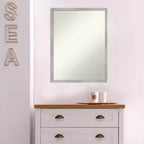 Specchio da parete stretto in legno bianco non bisellato 19" x 25": Rettangolare moderno, include hardware di montaggio